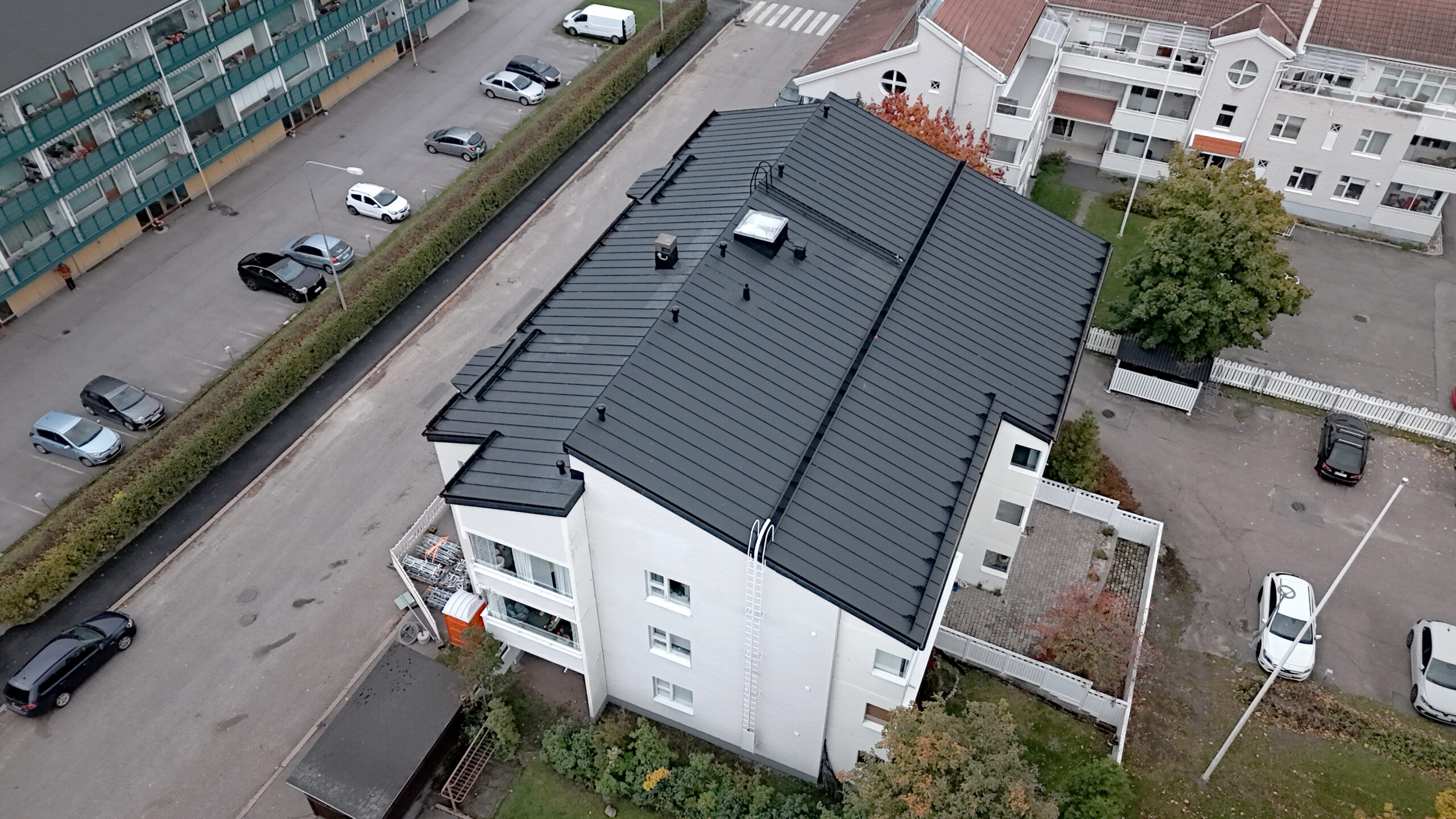 Konesaumakatto 10 vuoden takuulla