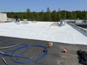COOL ROOF kattoa viilentävä pinnoite
